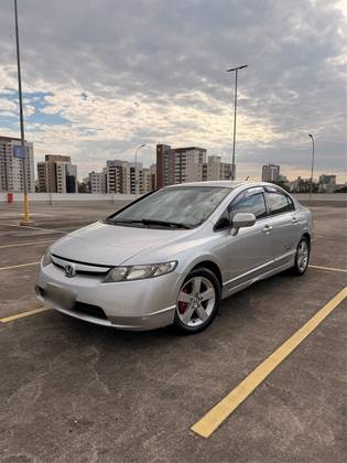 HONDA CIVIC 1.8 LXS 16V GASOLINA 4P AUTOMÁTICO HONDA CIVIC 1.8 LXS 16V GASOLINA 4P AUTOMÁTICO